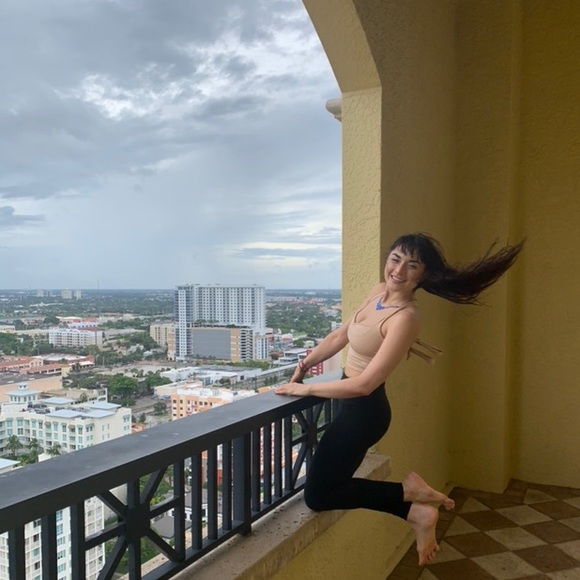 Meet your Posher, Miranda - Picture 6 of 8